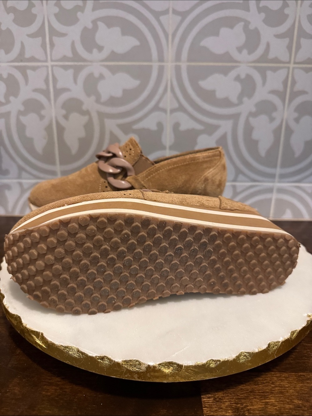 Pierre Dumas Tan Suede Platform Slip-On Loafers with Chain Accent - Picture 10 of 10